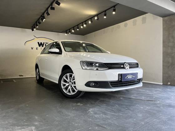 VOLKSWAGEN JETTA 2.0 COMFORTLINE FLEX 4P TIPTRONIC